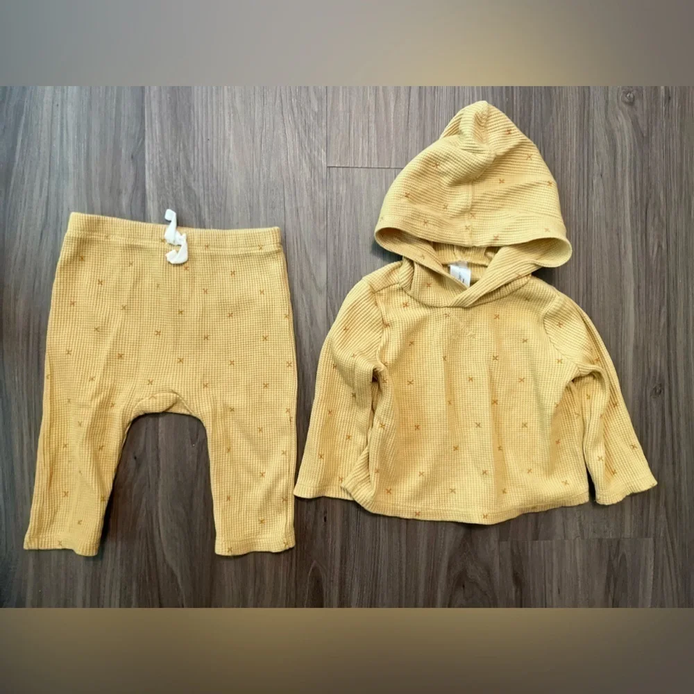Modern Moments by Gerber Baby Casual Hoodie and Pant Outfit Set size 3-6M